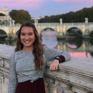 Meet your Posher, Elizabeth